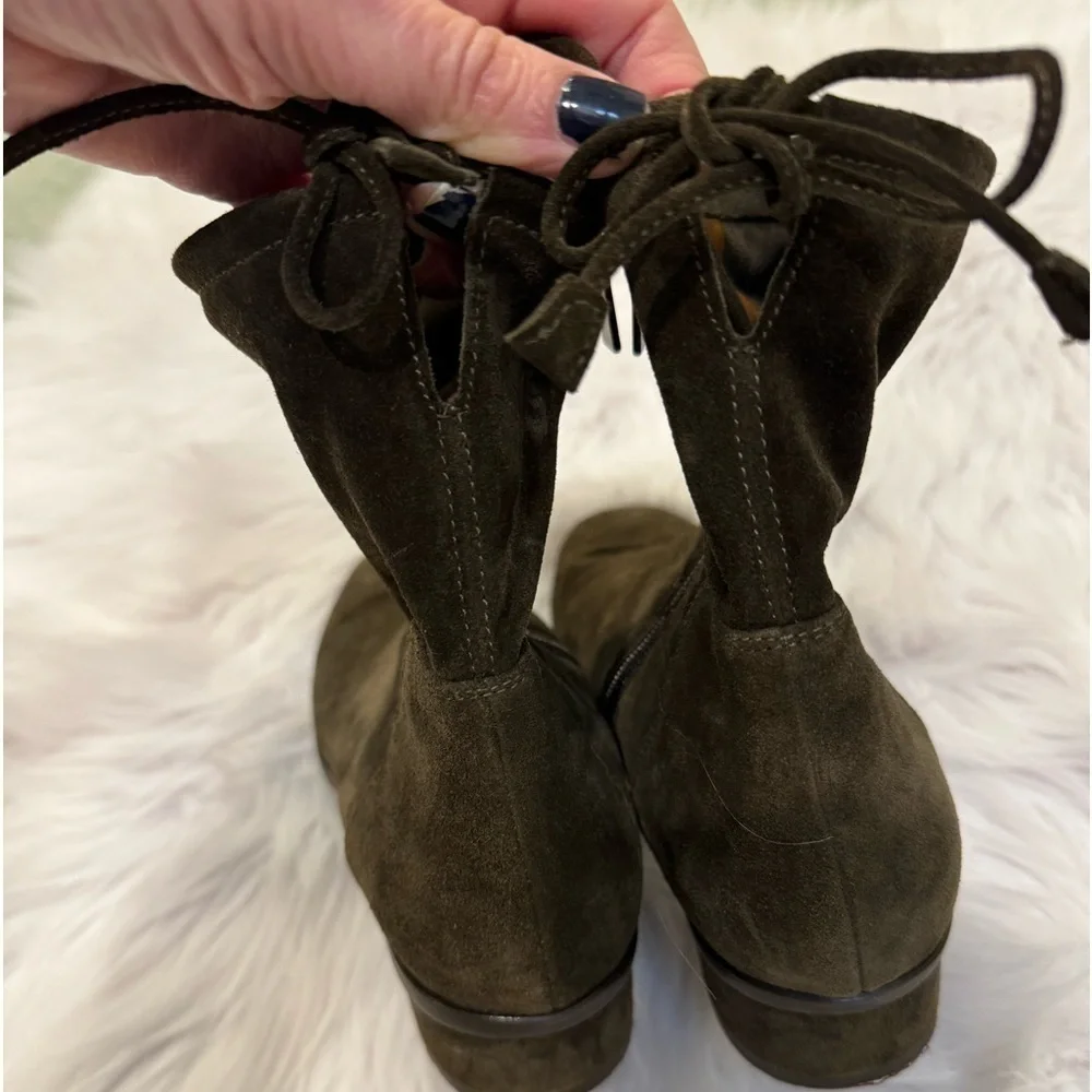 Aquatalia Lisa dark olive insulated suede ankle bootie size 39 or US 9